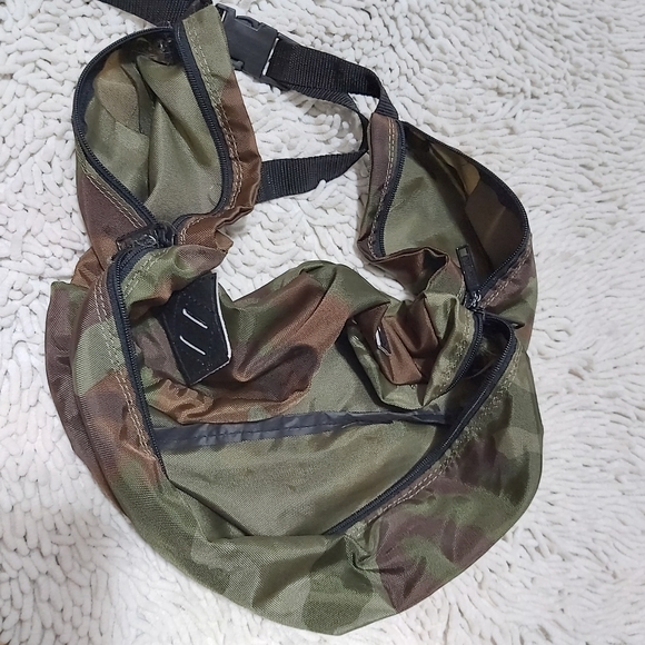 World Famous camo fanny pack - Picture 5 of 6